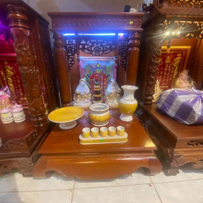 Bàn thờ Tài Địa gỗ Hương