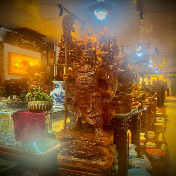 Tượng gỗ Quang Công Trấn Ải