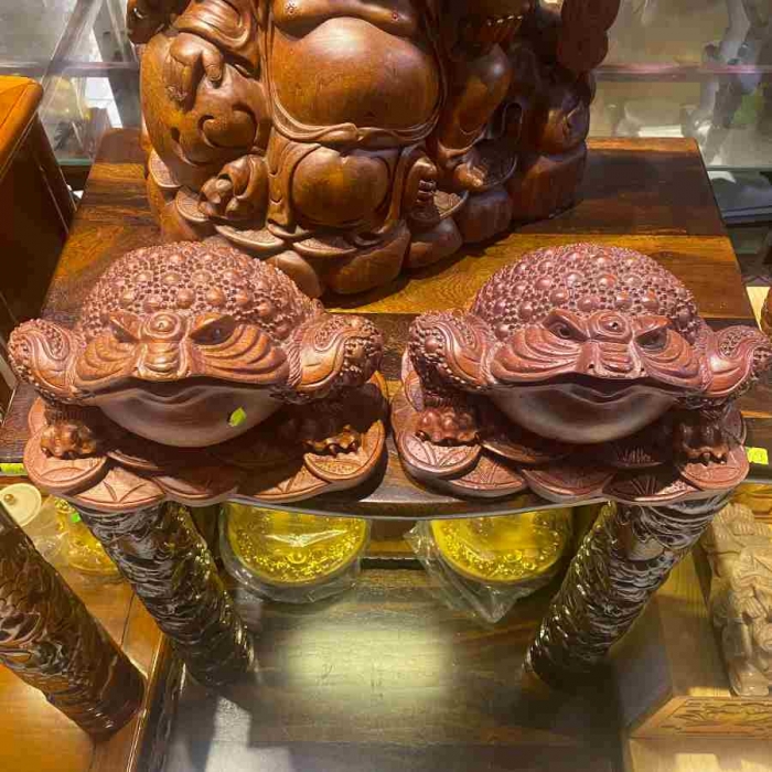 Tượng cóc gỗ hương