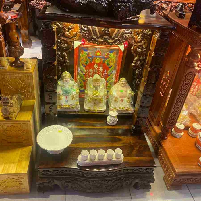Bàn thờ tài địa gỗ Chiu Liu