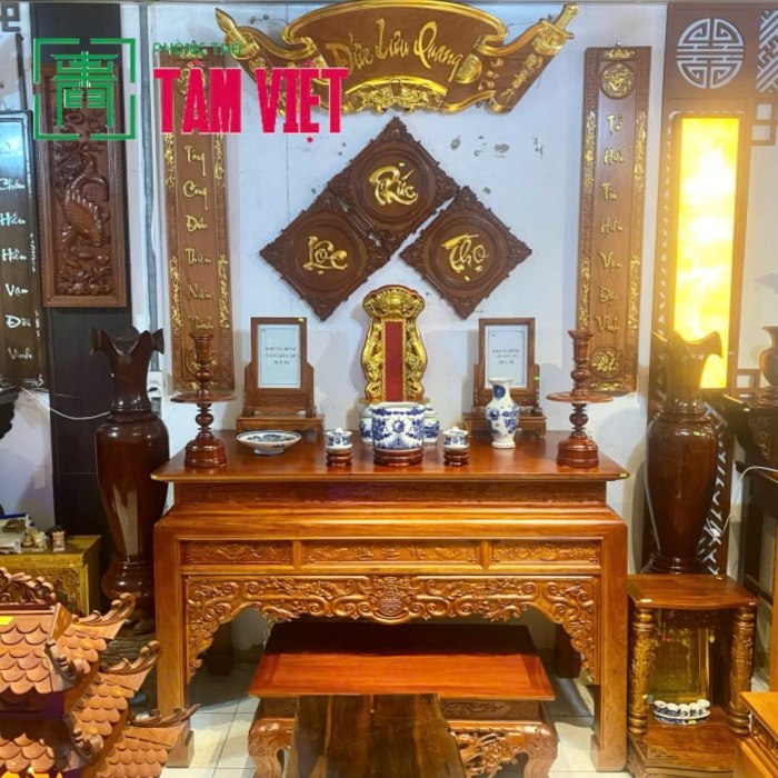 BÀN THỜ GỖ HƯƠNG - LỰA CHỌN HÀNG ĐẦU CHO KHÔNG GIAN THỜ TỰ