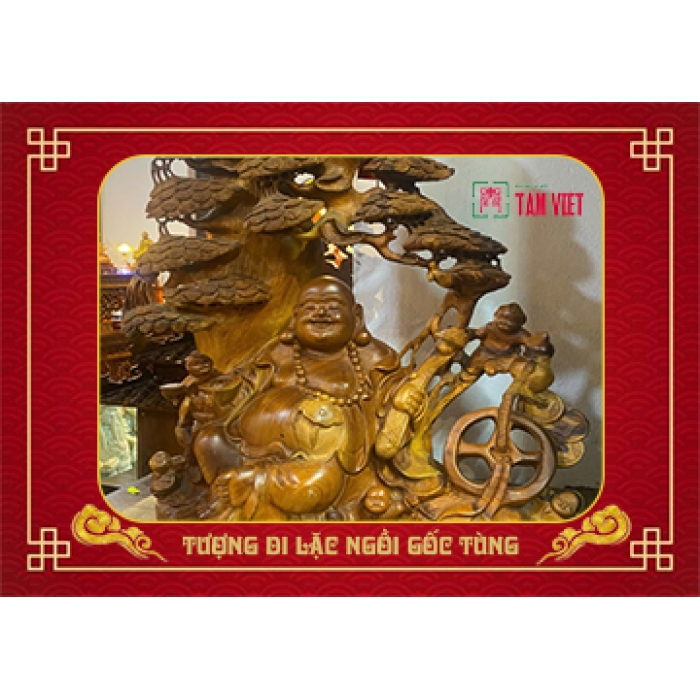 Tượng Di Lặc ngồi gốc Tùng