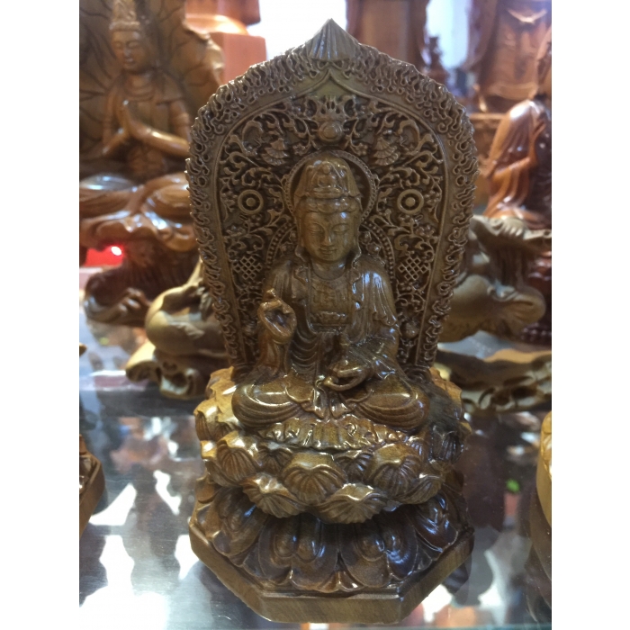 Tượng phật Quan Thế Âm Bồ Tát để ô tô