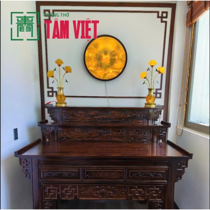 Phòng thờ Tâm Việt bàn giao mẫu bàn thờ 3 tầng gỗ Chiu liu tại Lê Đình Dương – Hải Châu – Đà Nẵng.