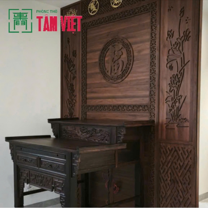 Gian Thờ Màu Tối – Vẻ Đẹp Tĩnh Và Sang Tại Hội An