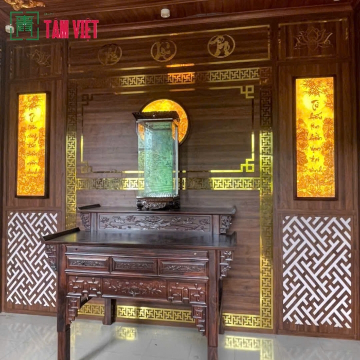 Từ không gian trống đến gian thờ sang trọng và trang nghiêm