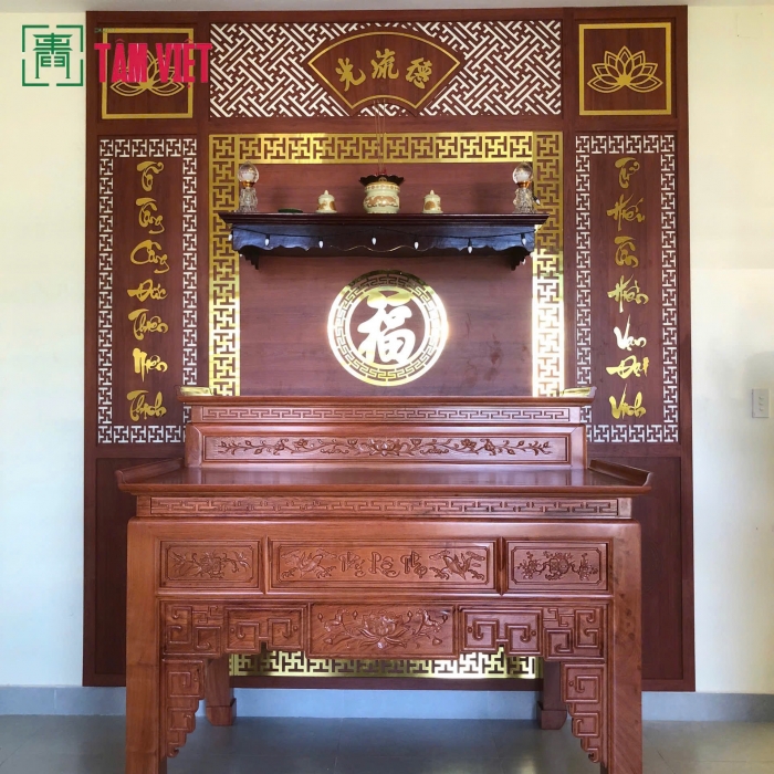 Không gian thờ gỗ Hương 2 tầng kết hợp vách CNC đồng bộ tại Sơn Trà